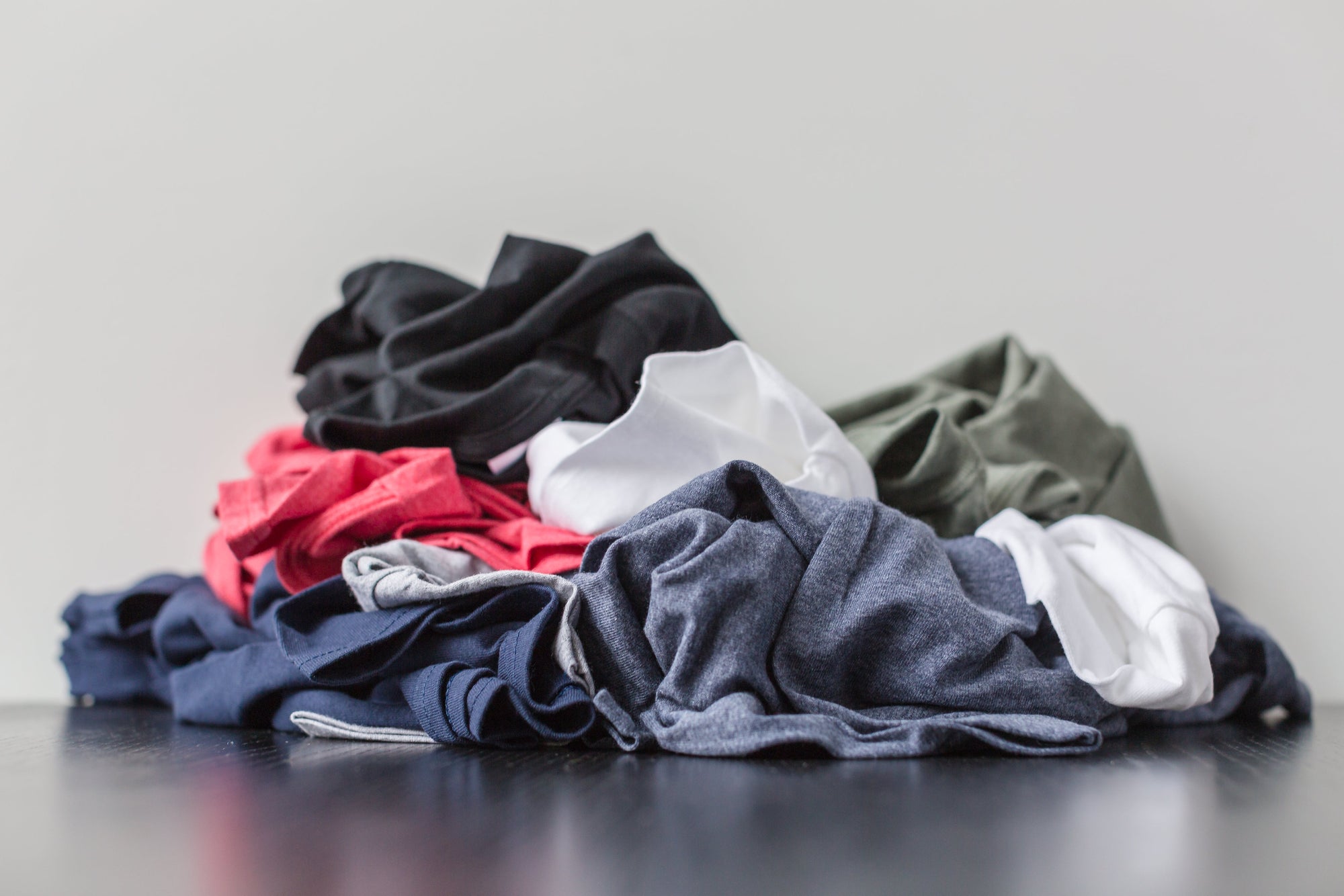 Maximizing Efficiency and Savings: The Benefits of Bulk Wholesale Apparel