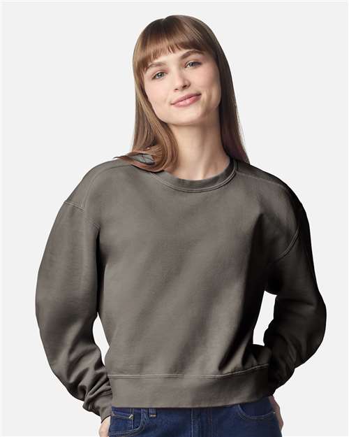 1566L Women's Garment-Dyed Mid-Length Crewneck Sweatshirt in Pepper